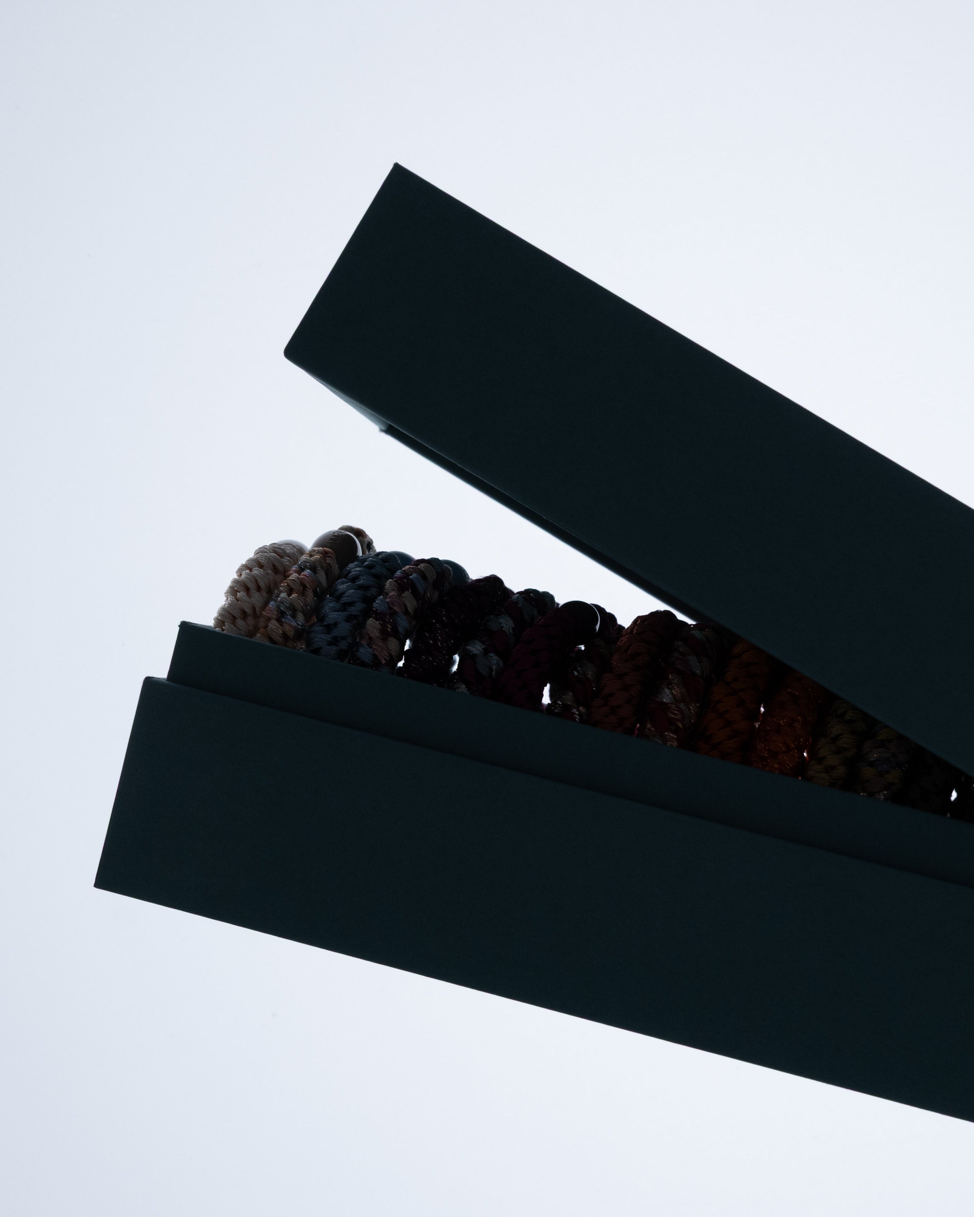 MYSTERY BOX • PRE-FILLED 20 HAIR TIES